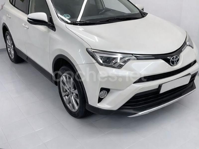 Usado Toyota RAV4 Business Edition 143 CV (105 kW) 2016 Blanco SUV