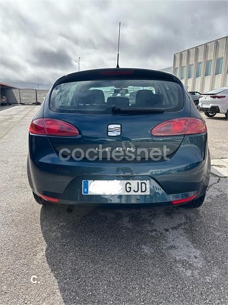 Usado Seat Leon Ecomotive 105 CV (77 kW) 2008 Azul Utilitario