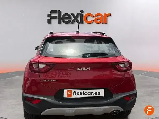 Usado Kia Stonic 120 CV (88 kW) 2022 Rojo SUV