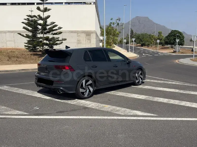 Usado VW Golf VIII GTI Clubsport 301 CV (221 kW) 2023 Gris / plata Berlina