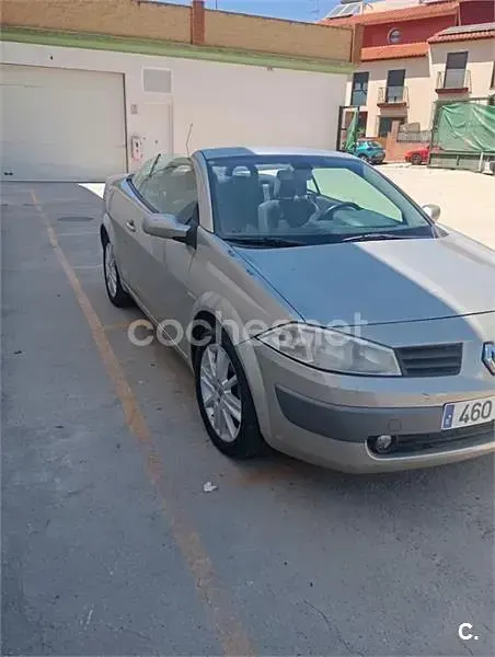 Usado Renault Mégane Cabriolet Authentique 115 CV (84 kW) 2005 Beige Descapotable