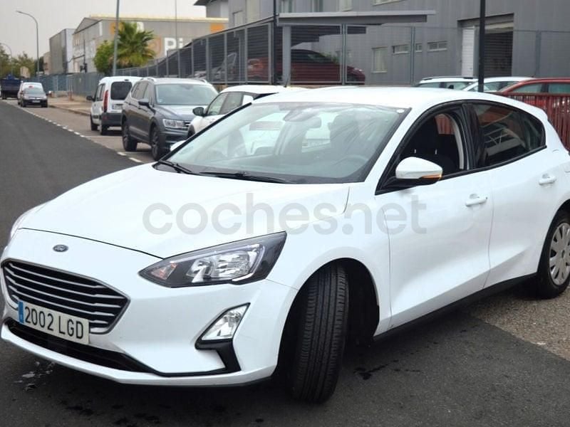 Usado Ford Focus Trend 95 CV (69 kW) 2020 Blanco Berlina