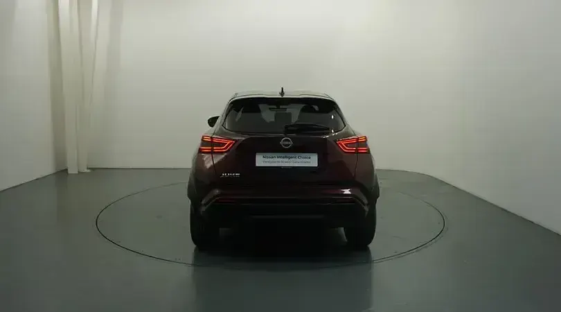Usado Nissan Juke N-Connecta 114 CV (83 kW) 2025 Burgundy (metalizado) monotono SUV