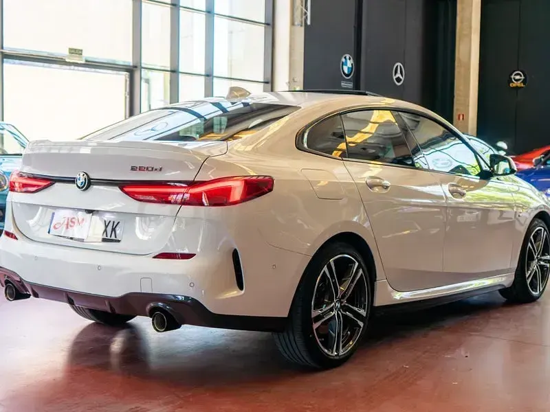 Usado BMW 220 Sport Line 190 CV (139 kW) 2022 Blanco Coupe