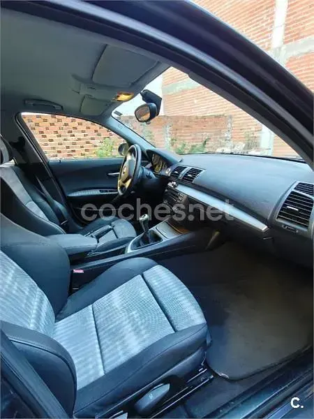Usado BMW 118 129 CV (94 kW) 2005 Azul Utilitario