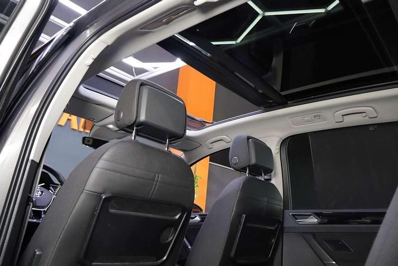 Usado VW Touran Sport 150 CV (110 kW) 2016 Gris Monovolumen