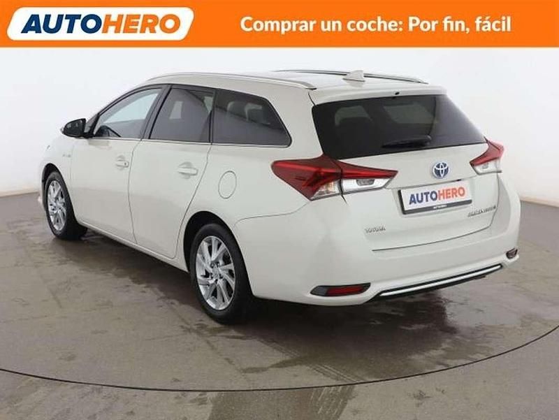 Usado Toyota Auris Hybrid Active 136 CV (100 kW) 2017 Blanco Utilitario