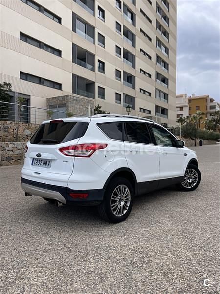 Usado Ford Kuga Trend 150 CV (110 kW) 2014 Blanco SUV