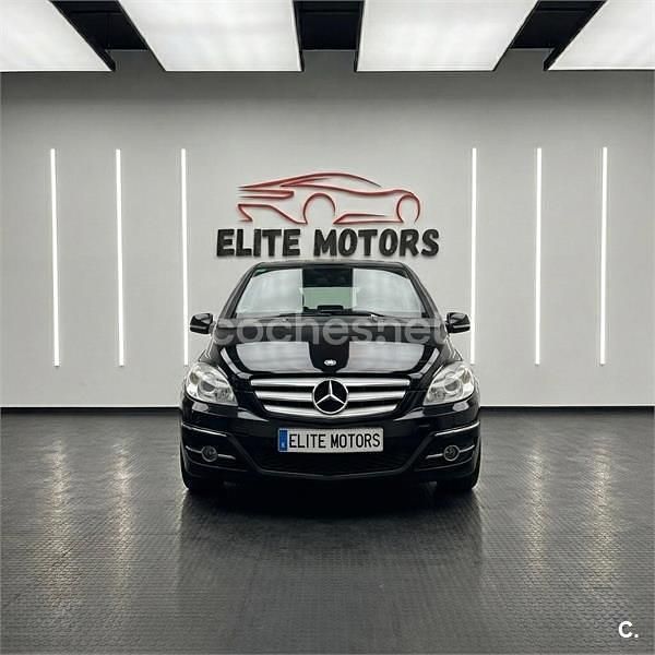 Usado Mercedes B200 140 CV (102 kW) 2009 Negro Monovolumen