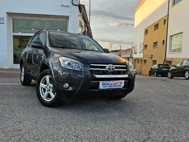 Usado Toyota RAV4 Premium 177 CV (130 kW) 2007 Negro SUV
