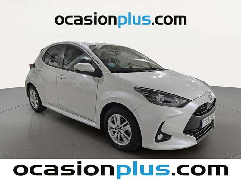 Usado Toyota Yaris Edition 125 CV (91 kW) 2021 Blanco Utilitario