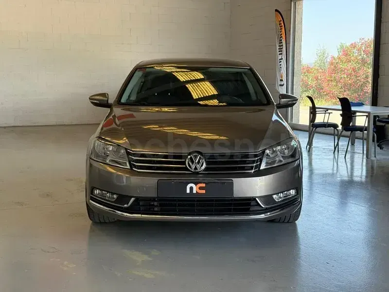 Usado VW Passat Advance 140 CV (102 kW) 2013 Marrón Berlina