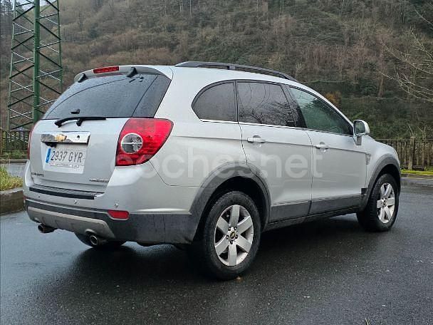 Usado Chevrolet Captiva LS 127 CV (93 kW) 2010 Gris / plata SUV