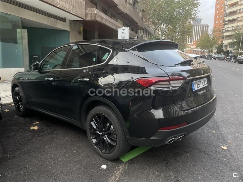 Usado Maserati Levante 275 CV (202 kW) 2017 Negro SUV