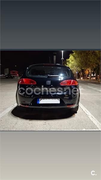 Usado Seat Leon Stylance 102 CV (75 kW) 2008 Negro Utilitario