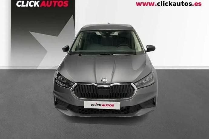 Usado Skoda Fabia Essence 80 CV (58 kW) 2025 Plata Utilitario