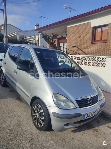 Usado Mercedes A170 Classic 95 CV (69 kW) 2002 Gris / plata Monovolumen