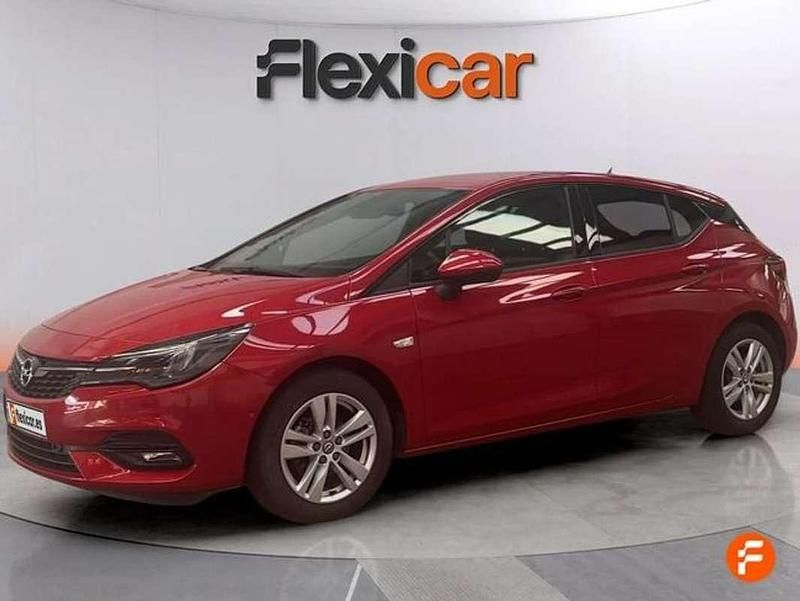 Usado Opel Astra 110 CV (80 kW) 2020 Rojo Berlina