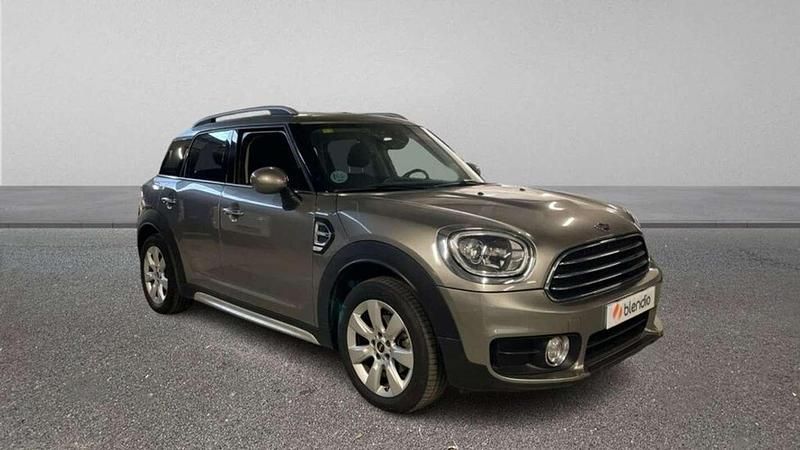 Usado Mini ONE 117 CV (86 kW) 2018 Gris Utilitario