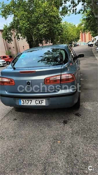 Usado Renault Laguna II Dynamique 136 CV (100 kW) 2004 Azul Berlina