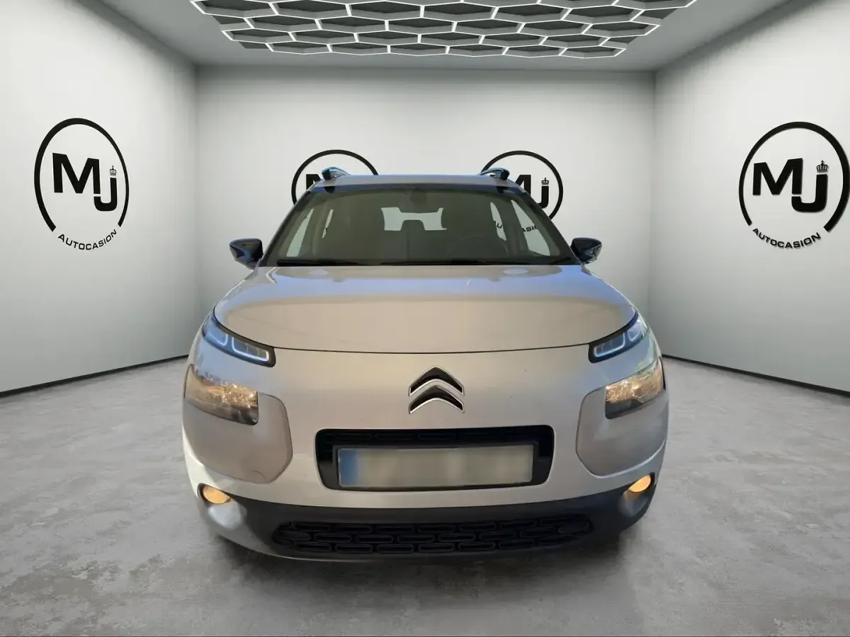 Usado Citroën C4 Cactus Feel 82 CV (60 kW) 2017 Blanco Utilitario