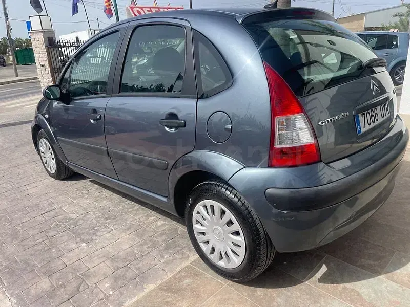 Usado Citroën C3 Furio 70 CV (51 kW) 2006 Gris / plata Berlina