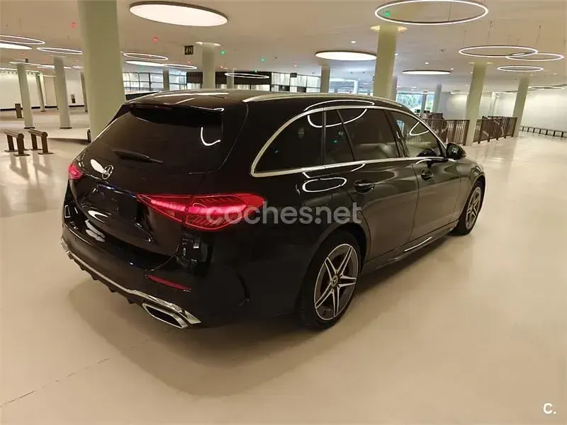 Usado Mercedes C300e 320 CV (235 kW) 2022 Negro Familiar