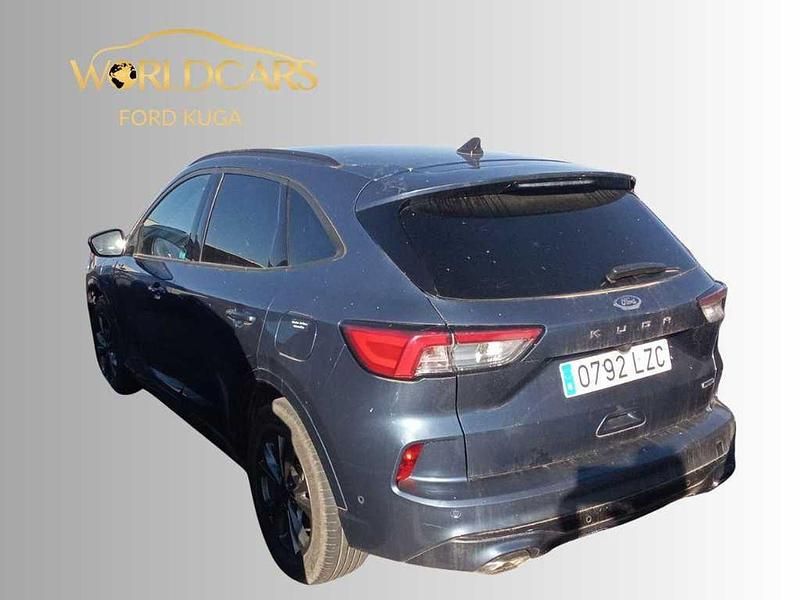 Usado Ford Kuga ST-Line 225 CV (165 kW) 2022 Gris / plata SUV
