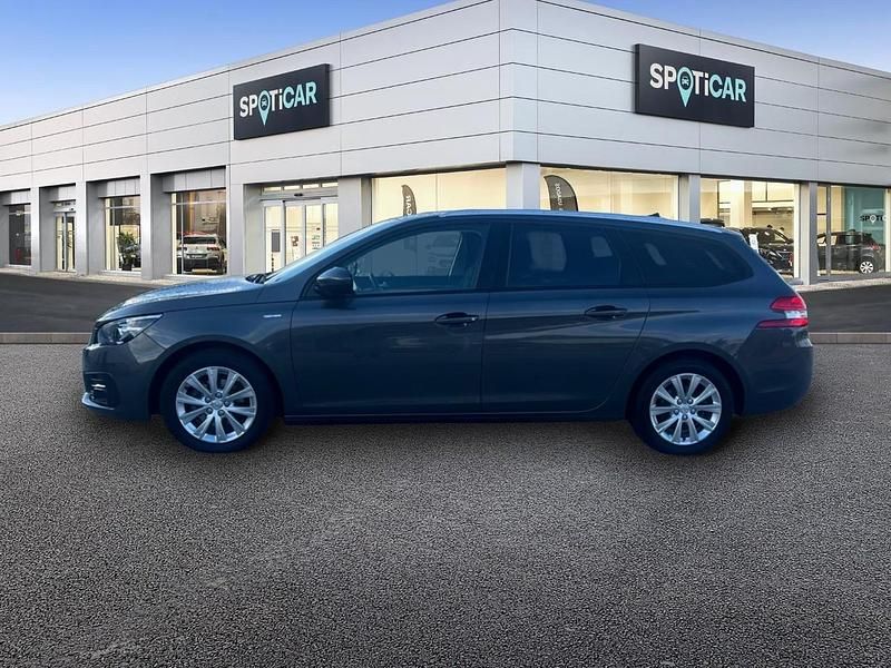 Usado Peugeot 308 SW Style 130 CV (95 kW) 2019 Marrón Familiar