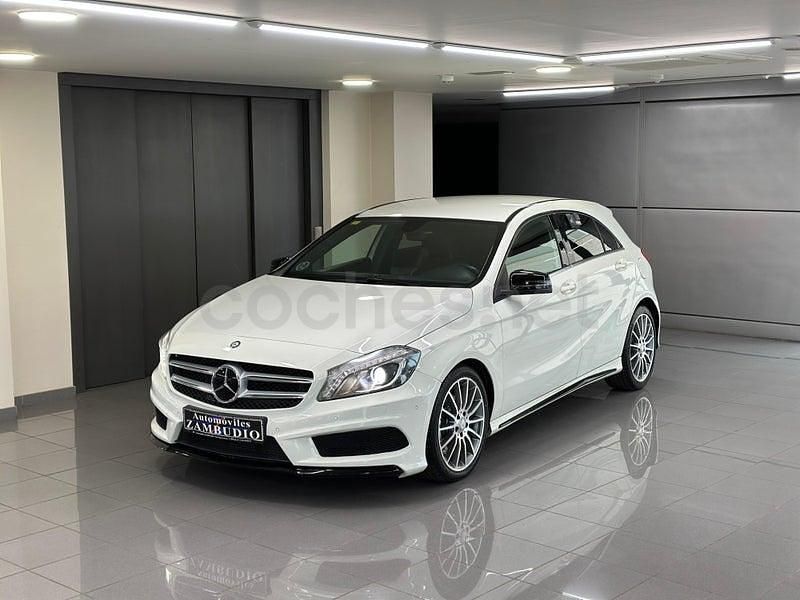 Usado Mercedes A180 AMG line 109 CV (80 kW) 2014 Blanco Berlina