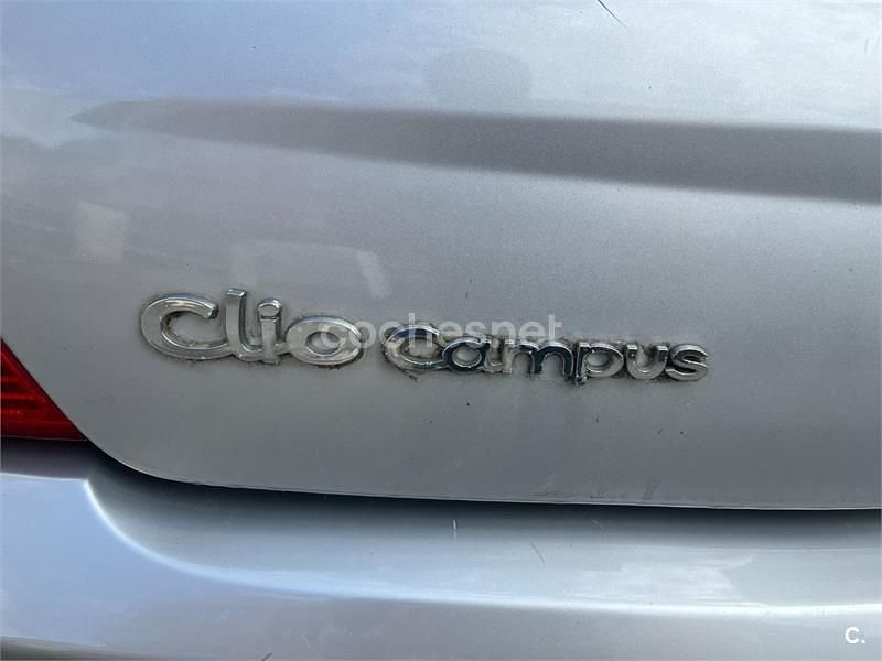 Gris / plata Usado 2009 Renault Clio II Campus Berlina | 4500 € (Precio justo) - Imagen 1/4