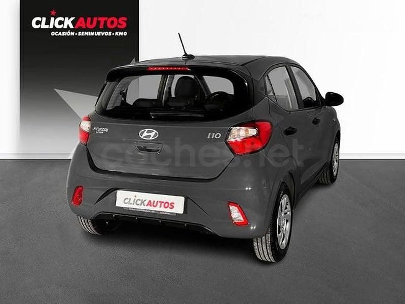 Usado Hyundai i10 67 CV (49 kW) 2024 Gris / plata Utilitario