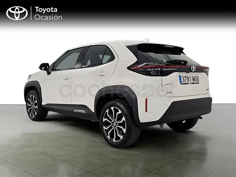 Usado Toyota Yaris Cross Active 116 CV (85 kW) 2023 Blanco SUV