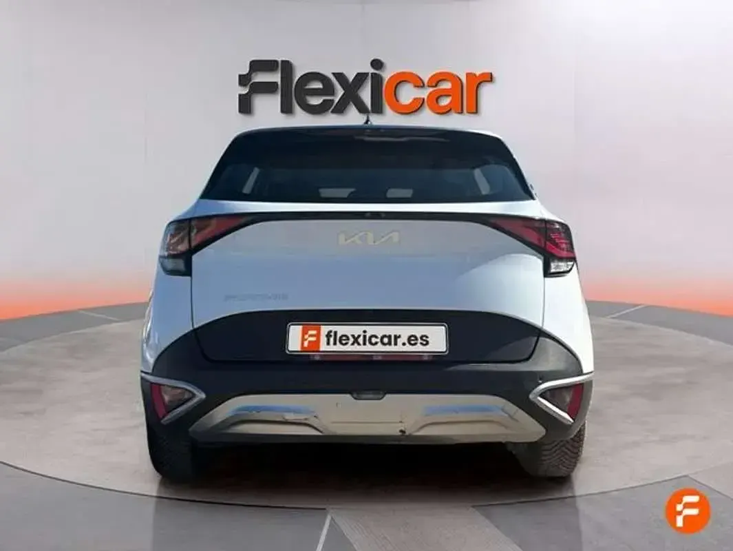 Usado Kia Sportage 136 CV (100 kW) 2023 Blanco SUV