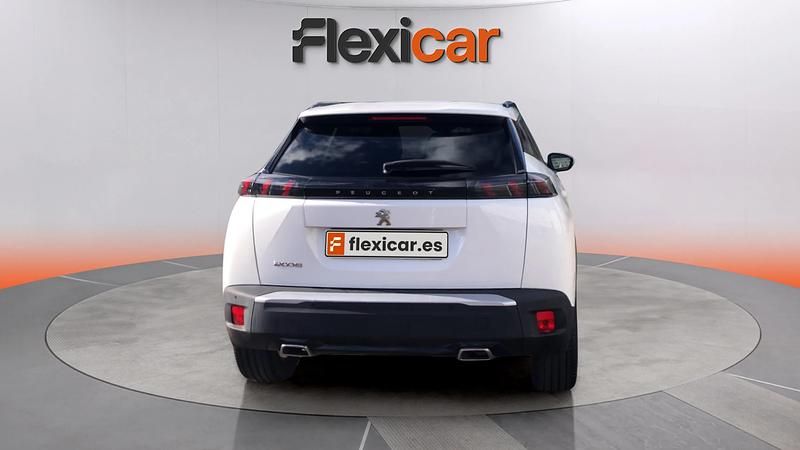 Usado Peugeot 2008 Allure 131 CV (96 kW) 2021 Blanco SUV