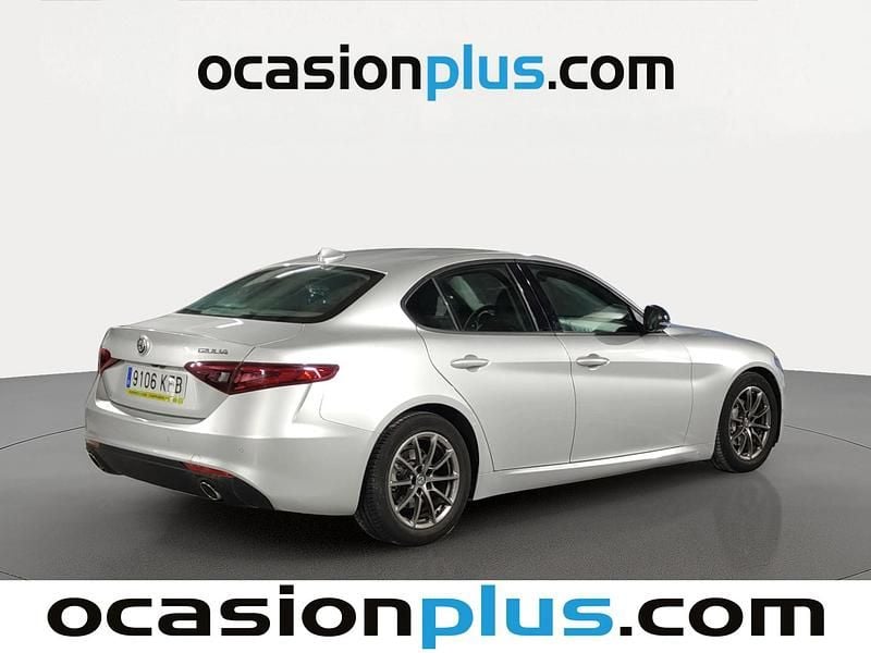 Usado Alfa Romeo Giulia 150 CV (110 kW) 2017 Gris Berlina
