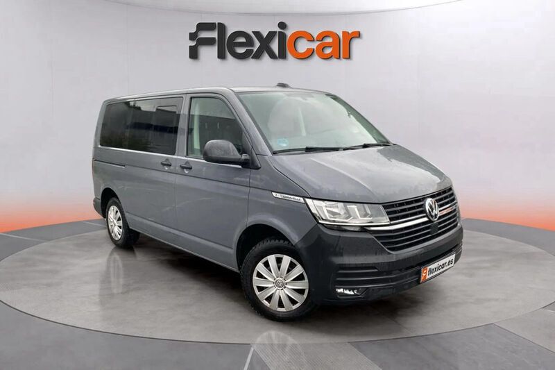 Gris Usado 2022 VW Caravelle Monovolumen | 34.990 € (Precio justo) - Imagen 1/4