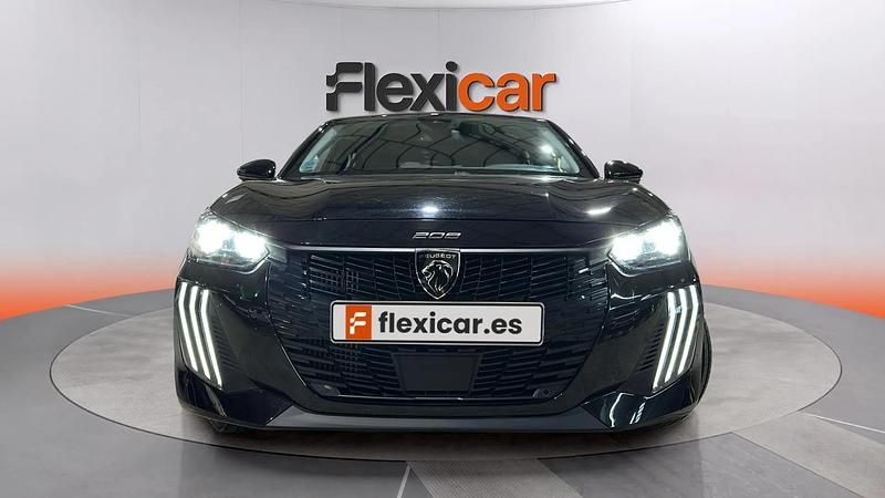 Usado Peugeot 208 Allure 101 CV (74 kW) 2025 Negro Utilitario
