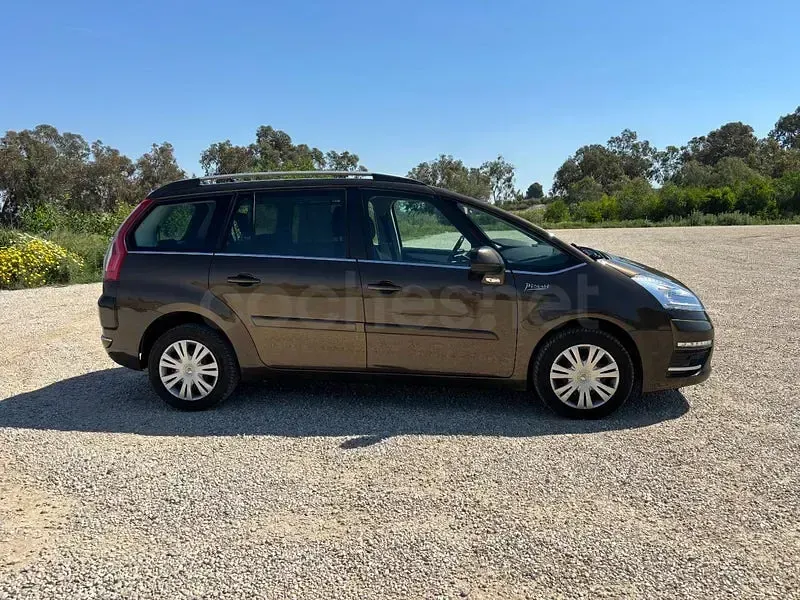 Usado Citroën Grand C4 Picasso Business Class 112 CV (82 kW) 2011 Marrón Monovolumen