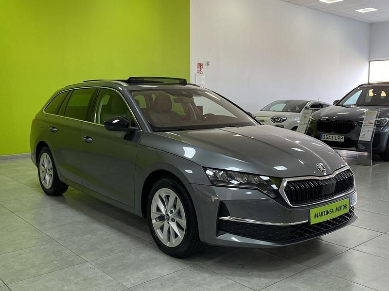 Usado Skoda Octavia 150 CV (110 kW) 2025 Gris Familiar