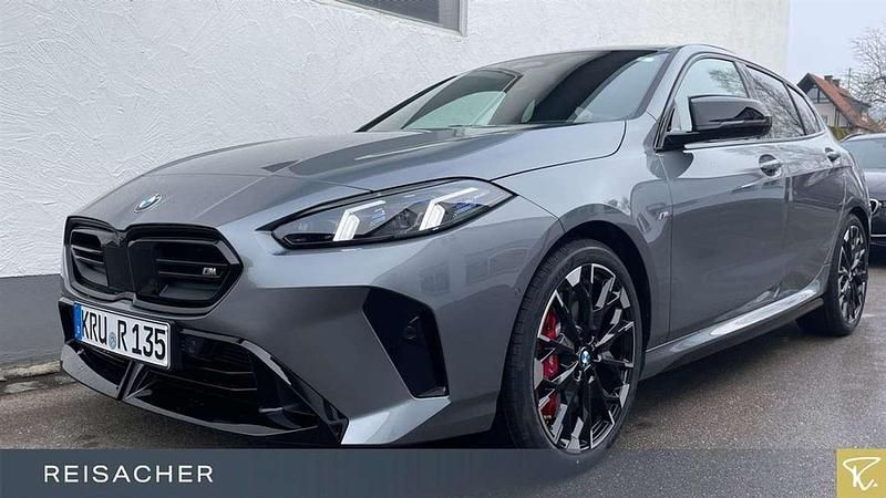 Varios colores Usado 2025 BMW M135 Sport Line Utilitario | 60.700 € (Un poco caro) - Imagen 1/4