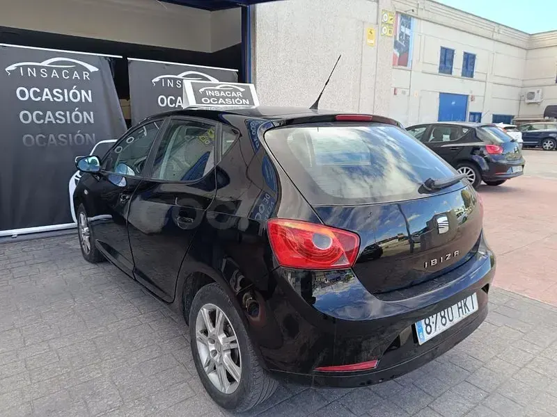 Usado Seat Ibiza Reference 85 CV (62 kW) 2012 Negro Berlina