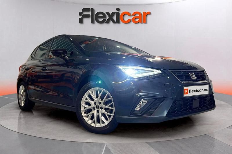 Gris Usado 2024 Seat Ibiza FR Berlina | 18.290 € (Precio justo) - Imagen 1/4