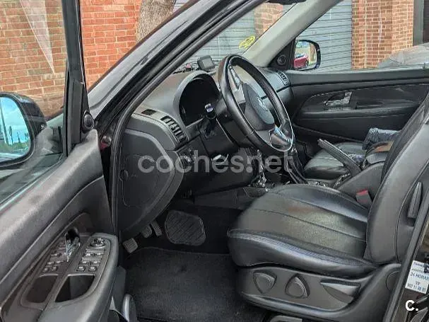Usado SsangYong Rexton Limited 155 CV (114 kW) 2015 Negro SUV
