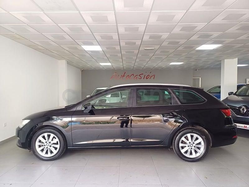 Usado Seat Leon Style 115 CV (84 kW) 2019 Negro Familiar