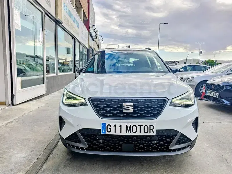 Usado Seat Arona FR 115 CV (84 kW) 2024 Blanco SUV