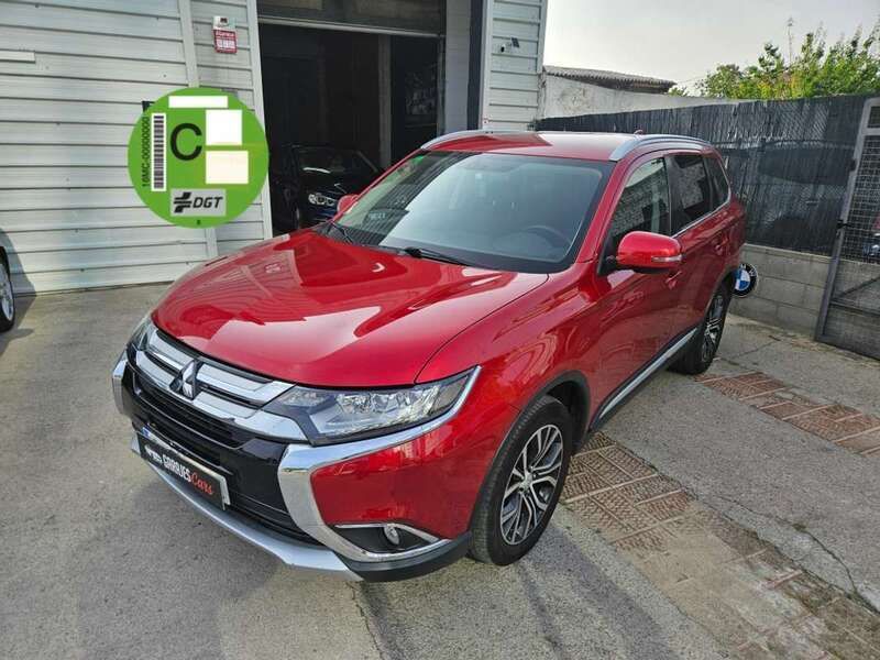Rojo Usado 2017 Mitsubishi Outlander Motion SUV | 15.900 € (Precio justo) - Imagen 1/4