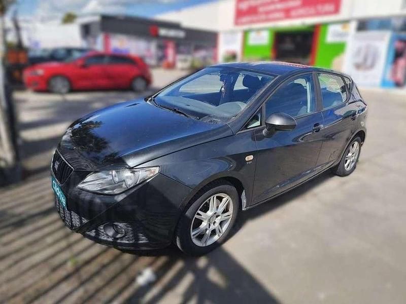 Usado Seat Ibiza Reference 101 CV (74 kW) 2010 Negro Utilitario