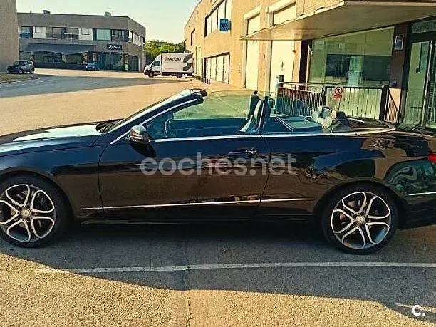 Usado Mercedes E400 333 CV (244 kW) 2014 Negro Descapotable