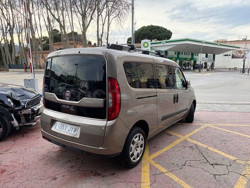 Usado Fiat Doblò Lounge 120 CV (88 kW) 2017 Marrón Monovolumen